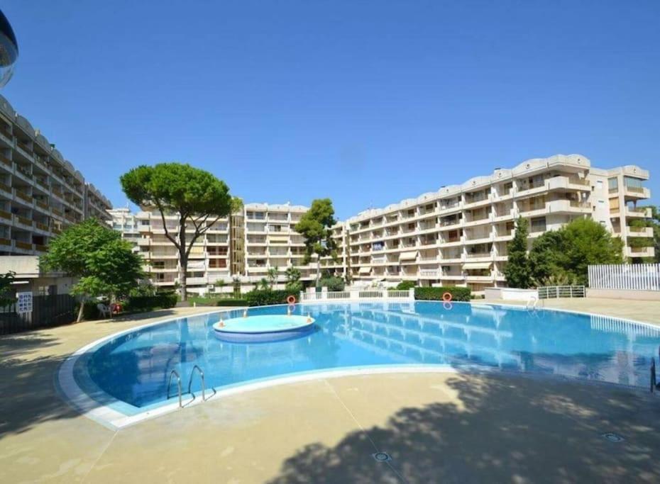 Apartment Residencial En Cerca De Port Aventura